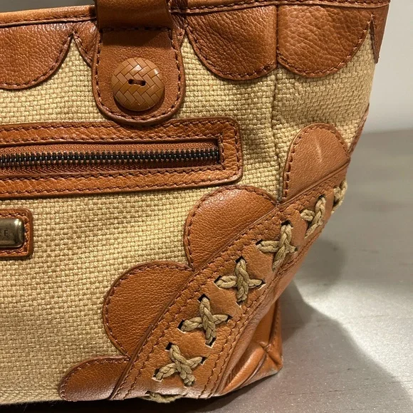 Vintage Isabella Fiore Tan and Brown Shoulder Bag - Picture 4 of 10